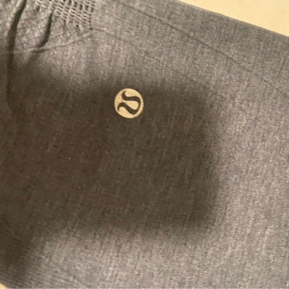 Lululemon Capri Crop Workout Bottom - Picture 6 of 6